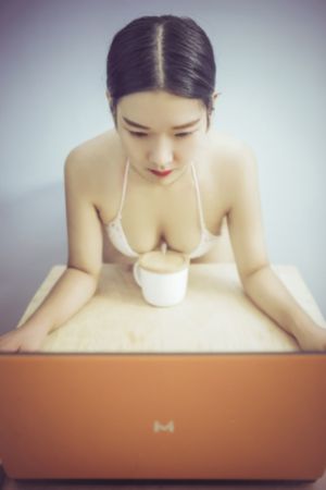 97人人操_BD英语免费在线观看