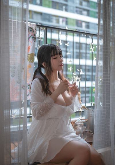 双腿打开吮花蒂3p_剧情片在线播放观看